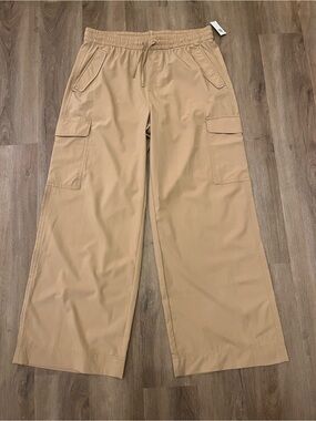 Old Navy Wide-Leg Cargo Pants in Khaki